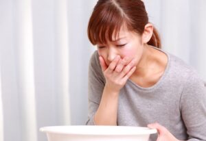 buồn nôn kèm chóng mặt ở người lớn