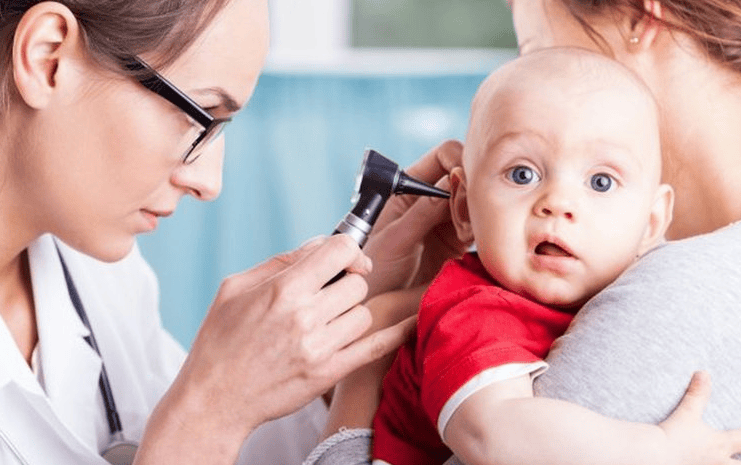 chăm sóc trẻ viêm tai giữa