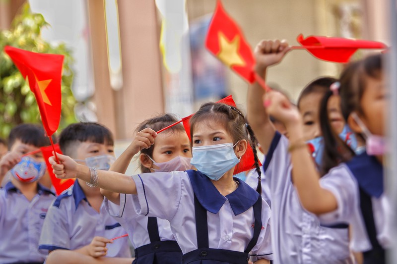 cho học sinh đi học - Image 1