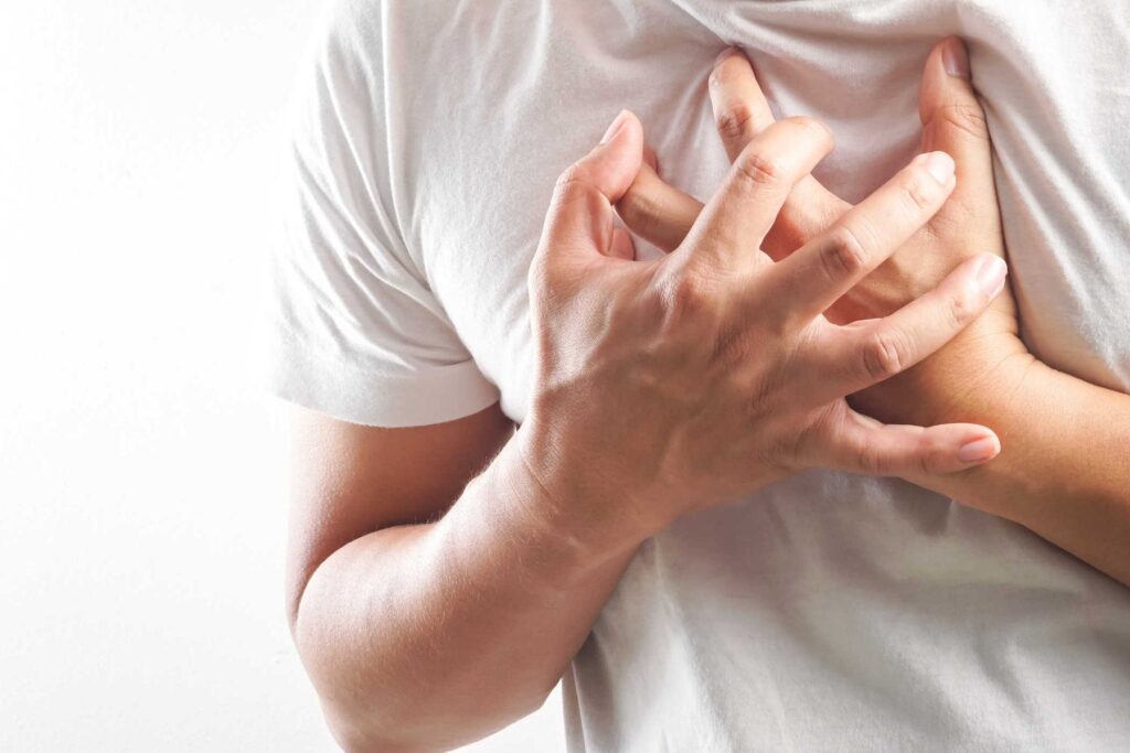 đau ngực kèm khó thở
