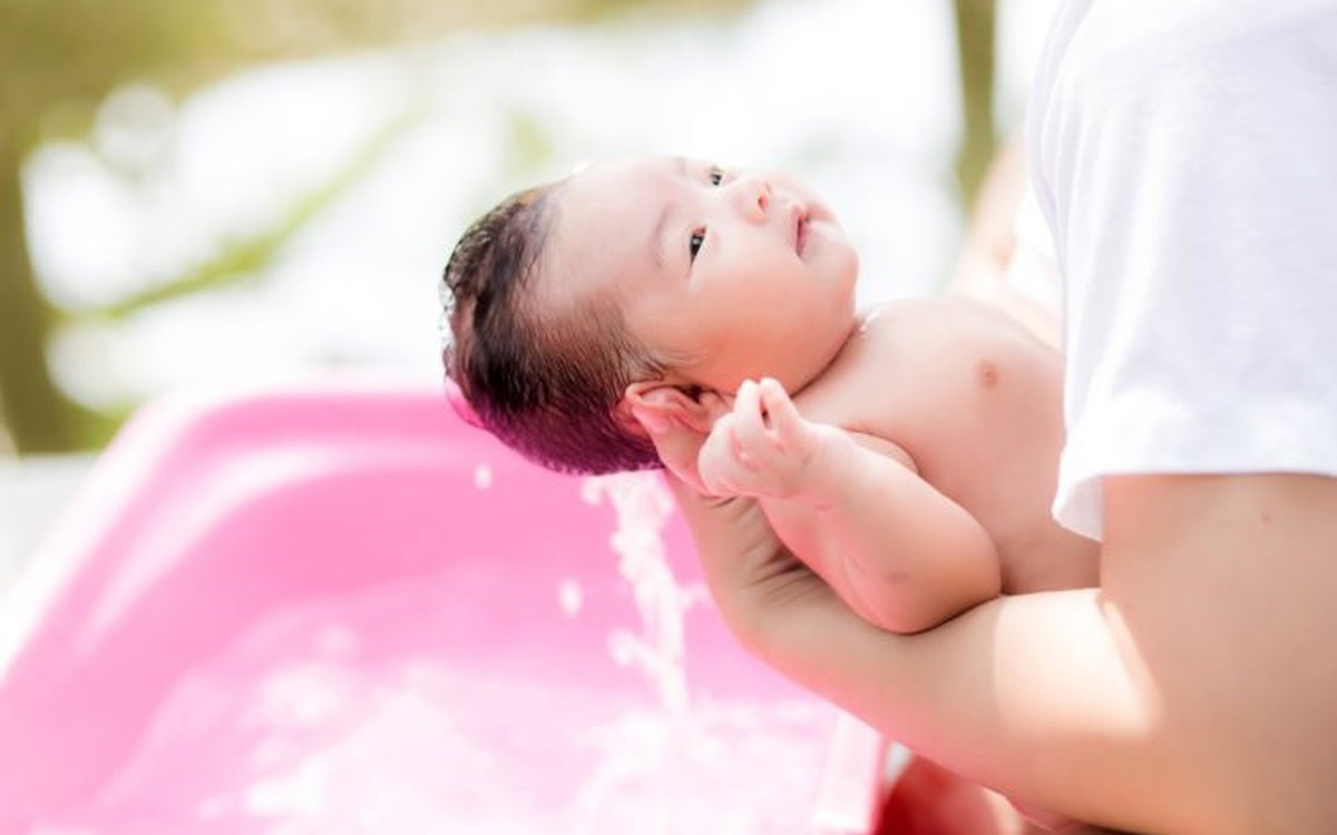 tắm cho trẻ sơ sinh như thế nào - Image 2