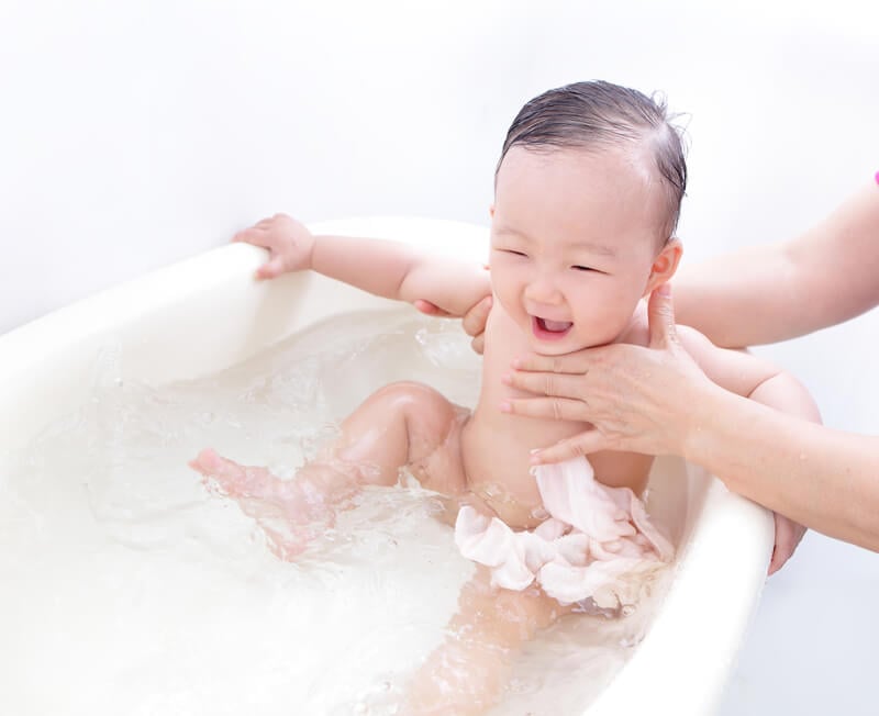 tắm cho trẻ sơ sinh như thế nào - Image 4