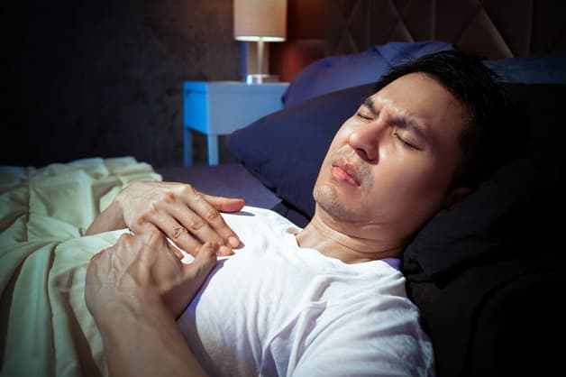 trào ngược dạ dày về đêm